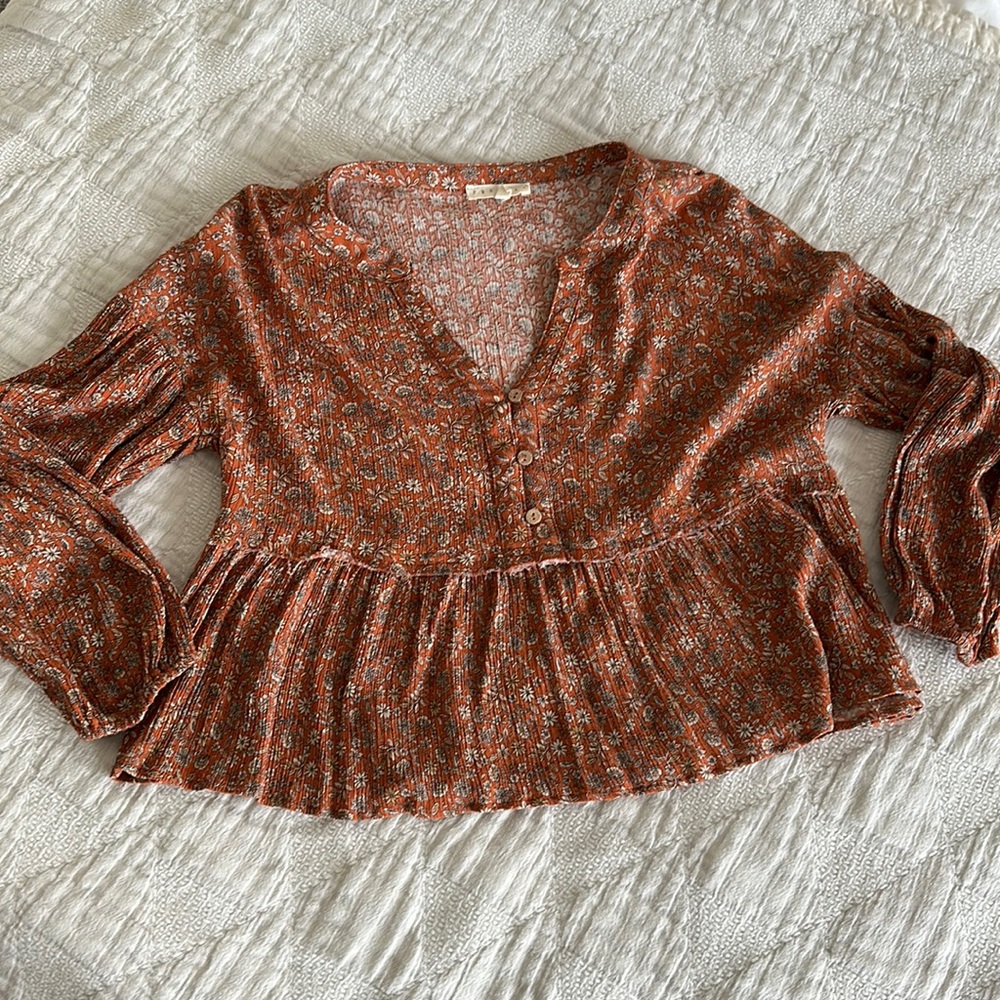 Promesa Flowy Crop Blouse